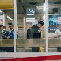 
En Japón es común que los clientes humillen a los trabajadores. Hay empleados que reciben llamadas de acoso a diario 