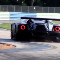El Ford GT de carreras suena como una mala digestión