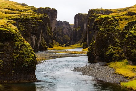 Time-lapse de 60 fotografías por segundo desde un dron sobre Islandia