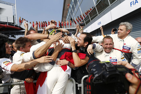 Sergio Perez da un paso más en Monza