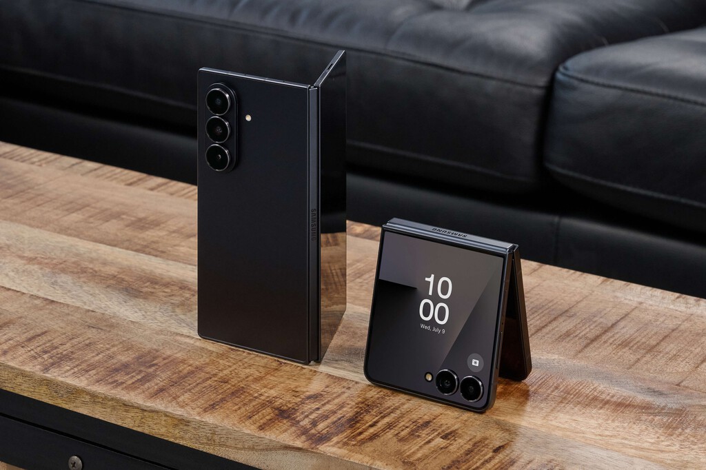 Lo nuevo de Samsung son tres teléfonos plegables. Su tienda oficial ya los tiene más baratos e incluso con funda de regalo 