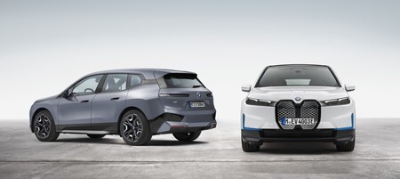 Los BMW iX xDrive40 y BMW iX xDrive50 llegan con la máxima tecnología para ser referentes entre los SUV grandes en la era del coche eléctrico