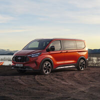 Ford lo apuesta casi todo a la electrificación con la nueva generación de la Tourneo Custom, pero no se olvida del diésel