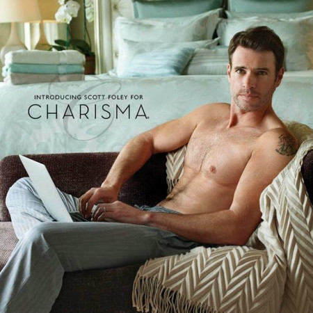 Scott Foley, el rey de las sábanas y toallas