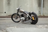 Yamaha XS650 Bobber por Holiday Customs, bonita y sencilla