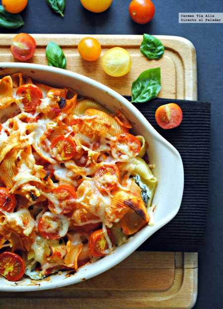 Gratinado de pasta con ricotta, espinacas, limón y tomates cherry. Receta