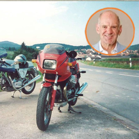 Adrian Newey fue friki de las motos antes que gurú de la F1. Estuvo en un club motero, debutó con una Ducati clásica y presagió el ocaso de Triumph solo por un detalle 