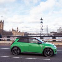Reino Unido volverá a dar subvenciones a los coches eléctricos porque no venden suficientes. Ahora su dilema es cómo hacer malabares para no regalar millones a las marcas chinas