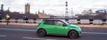 Reino Unido volverá a dar subvenciones a los coches eléctricos porque no venden suficientes. Ahora su dilema es cómo hacer malabares para no regalar millones a las marcas chinas