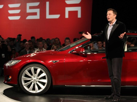 Sigue el éxodo de talentos: Matt Casebolt, diseñador de Apple, se va a Tesla