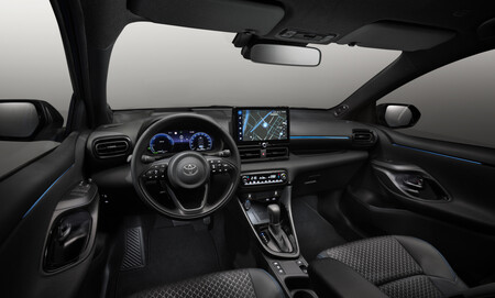 Toyota Yaris 130H 2024