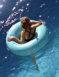 Atención al exceso de cloro en las piscinas