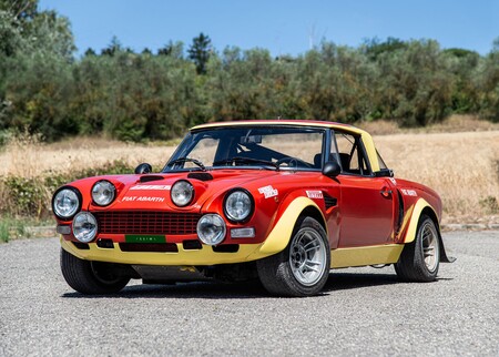 ¡Alerta, unicornio! Este irresistible Fiat 124 Abarth Rally del Grupo 4 está buscando garaje