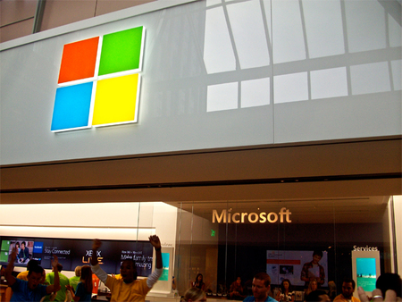 Investigan a Microsoft por sobornos en China, Italia y Rumania, y la compañía responde