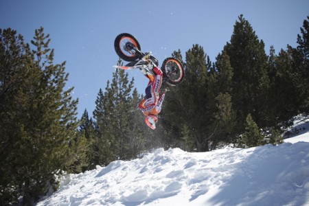 Toni Bou nos prepara para su décimo entorchado en trial outdoor con este espectacular vídeo