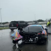 Un YouTuber de 21 años estrella su McLaren mientras iba usando el teléfono móvil, lo retransmite en directo y le echa la culpa a la lluvia