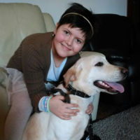 Todo un logro:una niña epiléptica podrá ir a clase con su perro de terapia