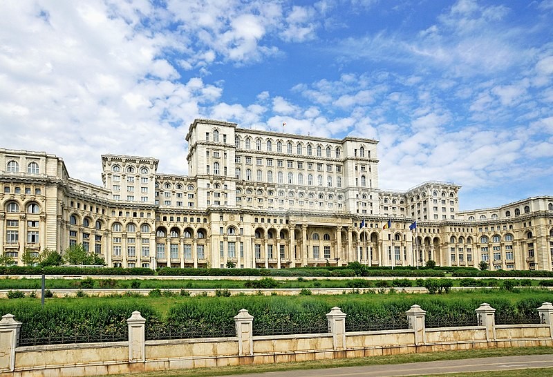 Este edificio tiene el doble de masa que el Empire State Building y está en Bucarest