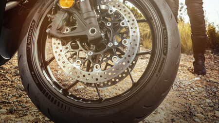 Mo 1113 Tire Michelin Power 6 Master Product In Context 1 Nosignature 16 Slash 9