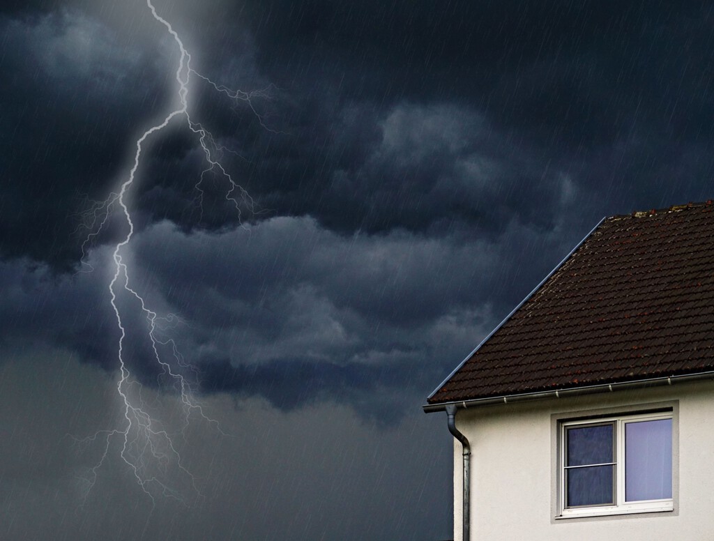 En cuanto hace un poco de viento la temperatura en casa se desploma: cómo evitarlo para no tener que gastar más calefacción 