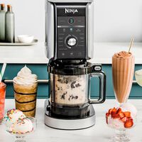 Ninja liquida el cacharro con el que montar nuestra propia heladería en casa: sorbetes, gelatos, granizados y más