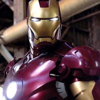 Antes del éxito de Smallville, sus guionistas trabajaron en una película de Iron Man... con Tom Cruise como protagonista. "Creo que estaba interesado"