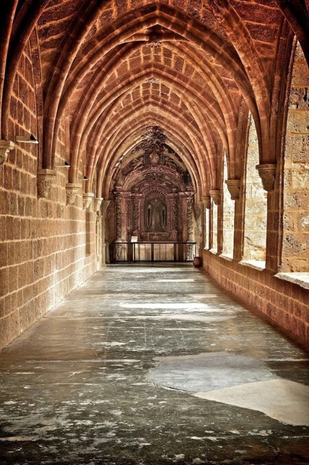 Claustro cisterciense / Monasterio de Piedra