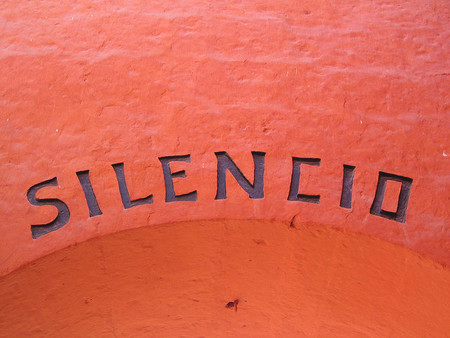Tras la entrevista, el silencio