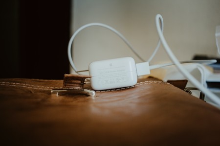 Qué significa el aviso de que la batería de nuestro Mac "No se está cargando"