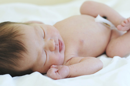 ¿Curar el cordón umbilical con leche materna? Podría ser la mejor solución 