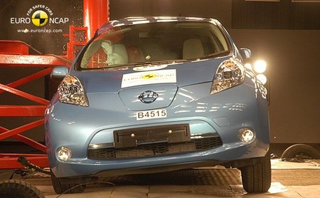 EuroNCAP-Nissan-LEAF-2011-pole