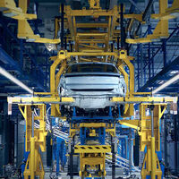 Ford tenía 20.000 trabajadores en la fábrica de Colonia; 10 años después son 7.600. La razón es que no se compran suficientes coches eléctricos