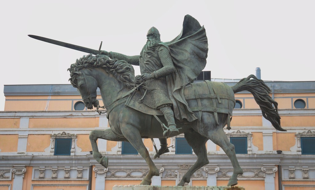 El Cid no fue como te lo contaron: la verdadera historia de Díaz de Vivar, el héroe que también sirvió a musulmanes