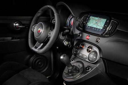 Abarth F595 Prueba Contacto 16