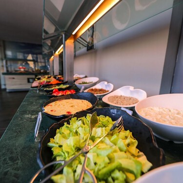 Los tacaños extremos tienen un truco en los buffets libres: así intentan conseguir bebida gratis 