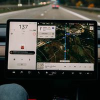 Ya han fallecido dos motoristas atropellados por un Tesla. El Autopilot vuelve a ser el sospechoso principal
