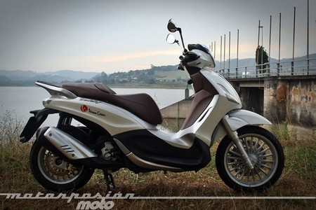 Piaggio Beverly 300ie, prueba (conducción en ciudad y carretera)