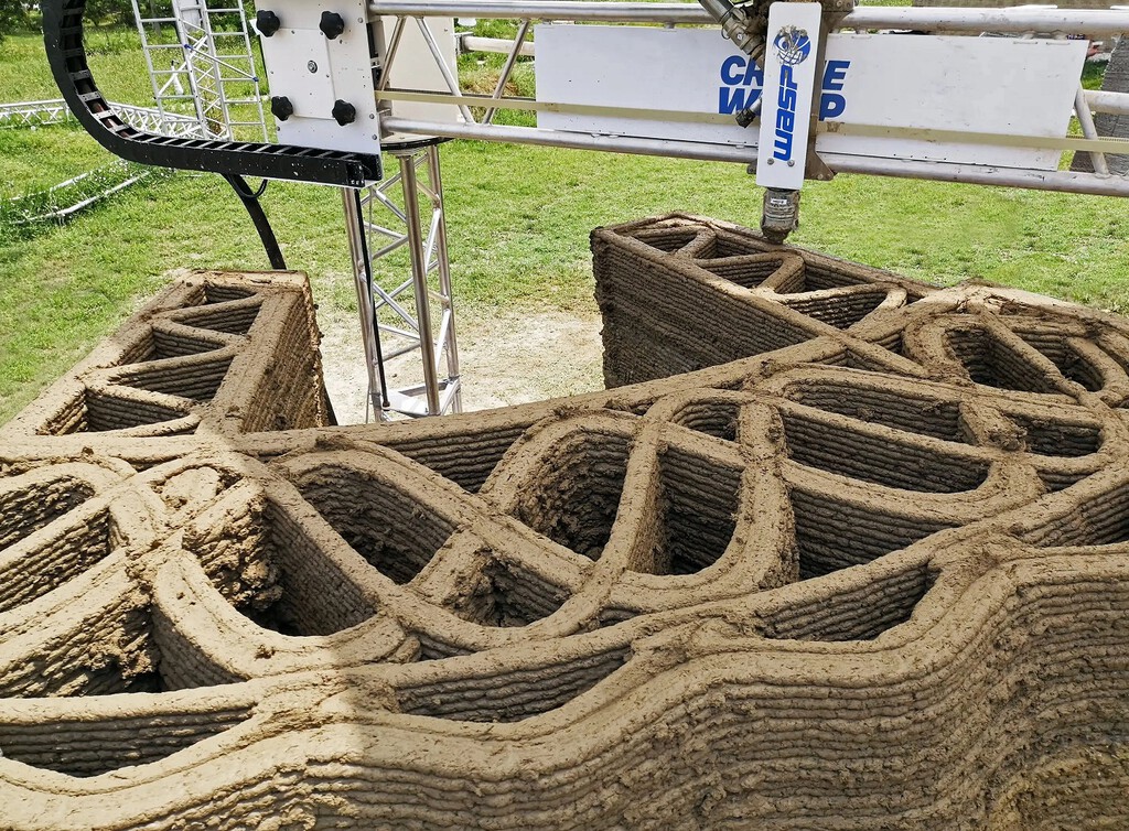 Esta impresora 3D promete hacer casas desde 1.000 dólares: utiliza barro, arcilla, cemento y residuos agrícolas