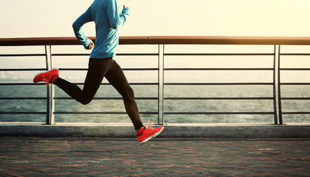 Qué buscar en unas zapatillas para correr distancias medias (y nuestras siete opciones favoritas)