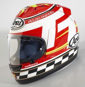 Arai se apunta al centenario del TT Isla de Man