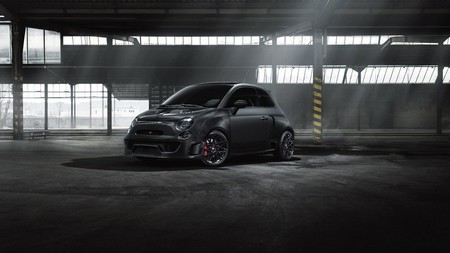 Pogea Racing mete mano al Abarth 500: 404 CV bajo el capó y vestido de Lamborghini Reventón