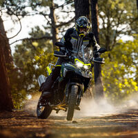 Las Benelli TRK 702 y TRX 702 X ya están aquí: actitud salvaje desde 8.000 euros