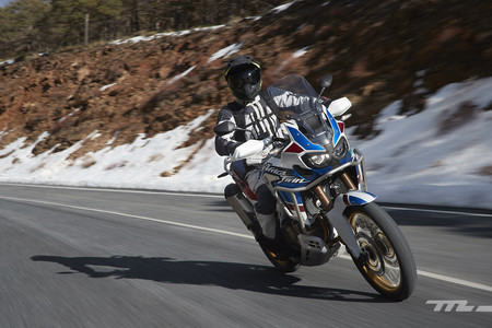 Probamos la Honda CRF1000L Africa Twin Adventure Sports: Una maxitrail pura para perderse sin rumbo