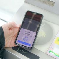 Bilbao mete su tarjeta de transporte en el iPhone. La ironía es que a muchos les va a tocar hacer cola en una oficina