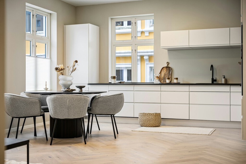 Parece de Ikea, pero es de Leroy Merlin: así es el carrito auxiliar con aires de isla de cocina que suma almacenamiento