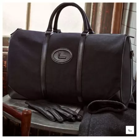 Lancel nos propone llevar una bolsa de viaje como las de antes
