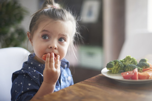 Verduras y hortalizas en la alimentación infantil: cuándo y cómo ofrecerlas