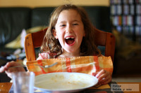 Recetas de verano para hacer con peques: libritos de lomo con queso caseros