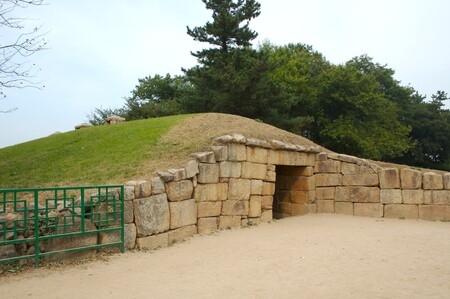 Korea Gyeongju Seokbinggo Entrance 01