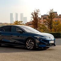 Primer contacto con el Volkswagen ID.7: mejores impresiones y promesa de 700 kilómetros de autonomía eléctrica, claves del regreso de Volkswagen a las grandes berlinas